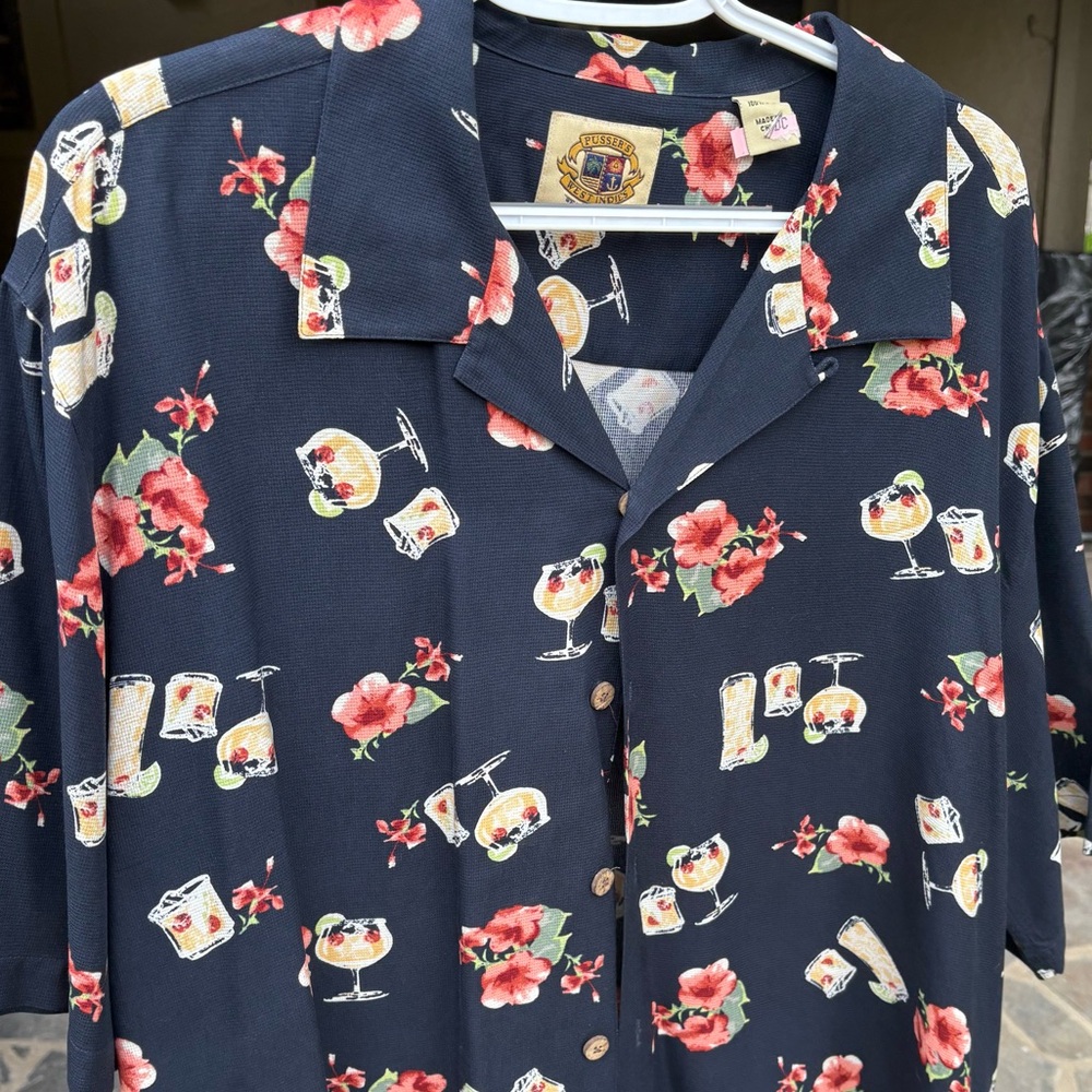 Hawaiian Print Navy Shirt size Large by Pusser West Indies.